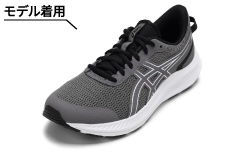 モデル着用 JOLT 5 CARBON/HUDDLE YELLOW