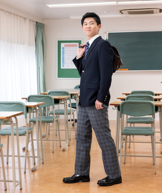 CEDAR CREST トラッド BLK モデル着用イメージ