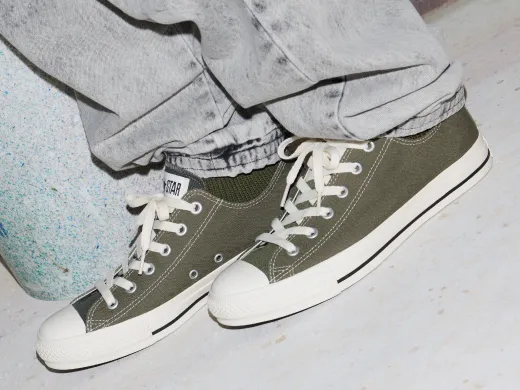 ALL STAR TONEPANEL OX OLIVE 足元にフォーカス