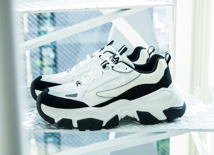 特別企画】FILA × 優里 COLLABORATION SNEAKER | 靴（シューズ