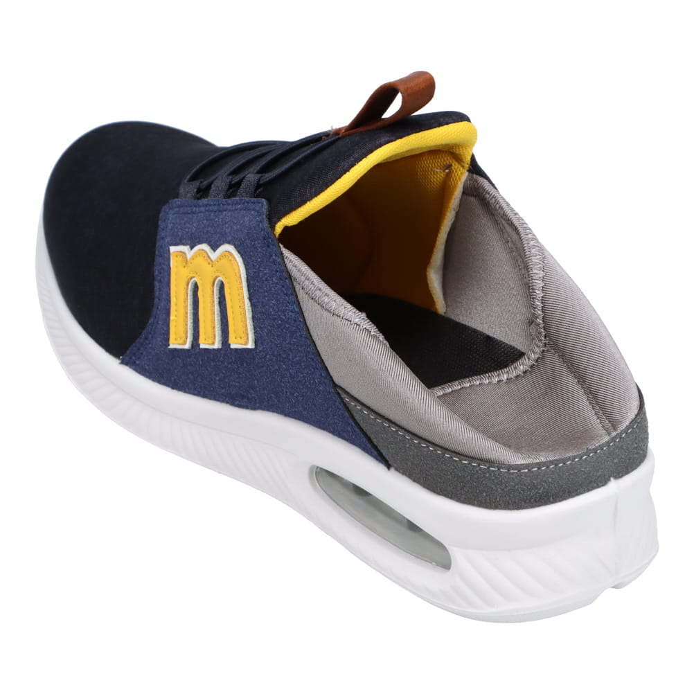 キックバックスニーカー