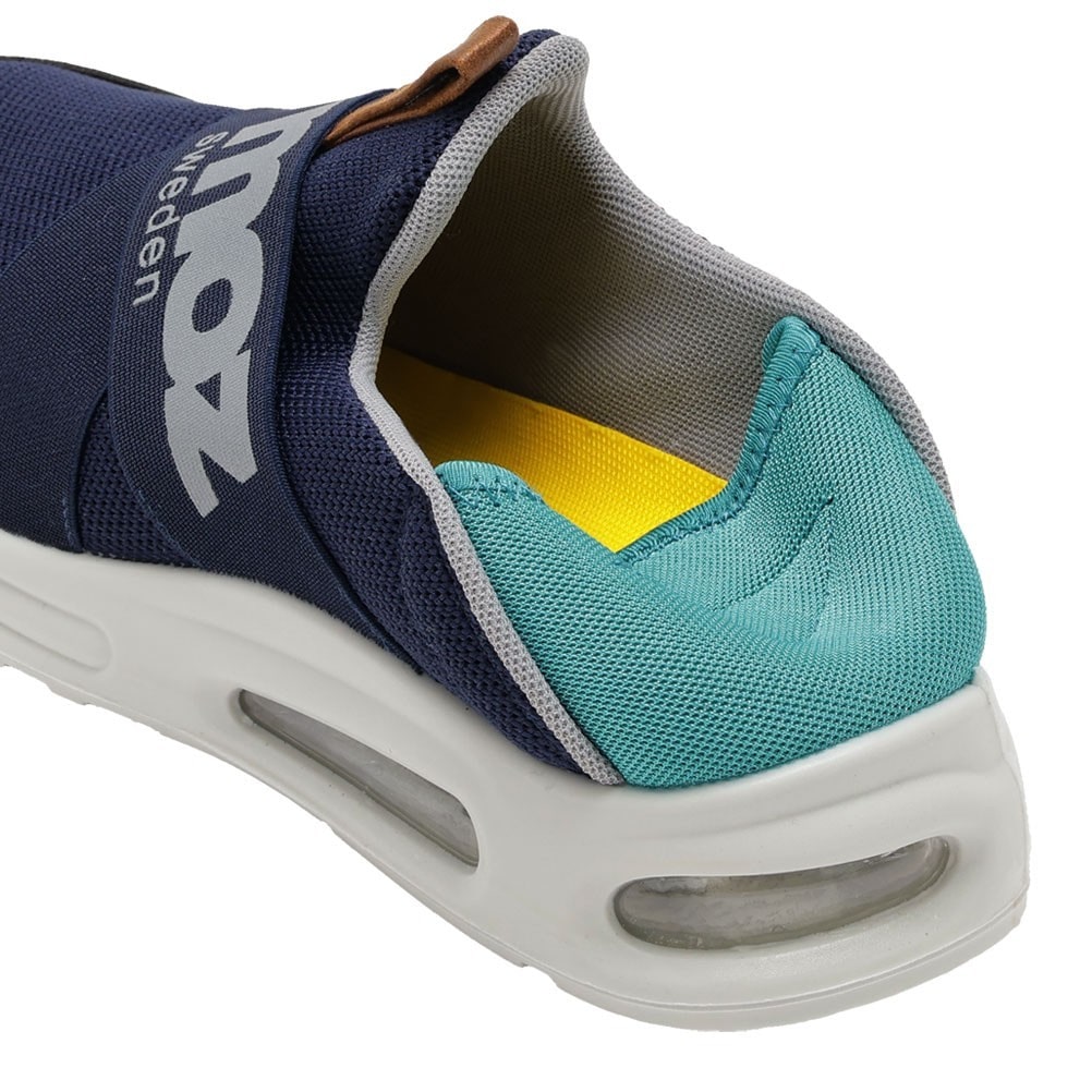 クロスベルトキックバックシューズ