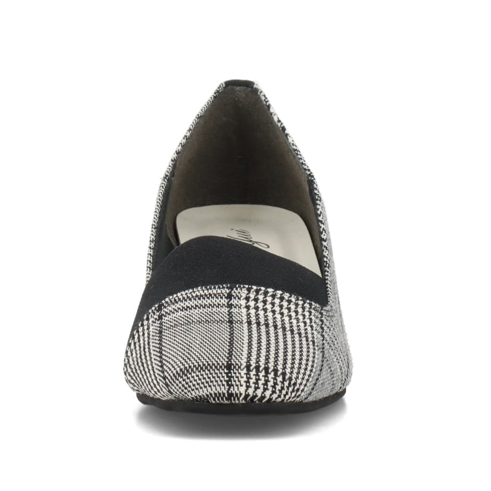 スクエアトゥローヒールパンプス