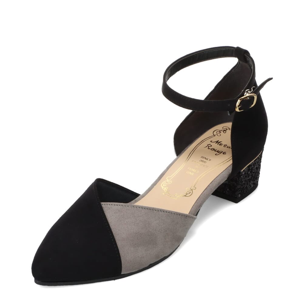 ストラップパンプス