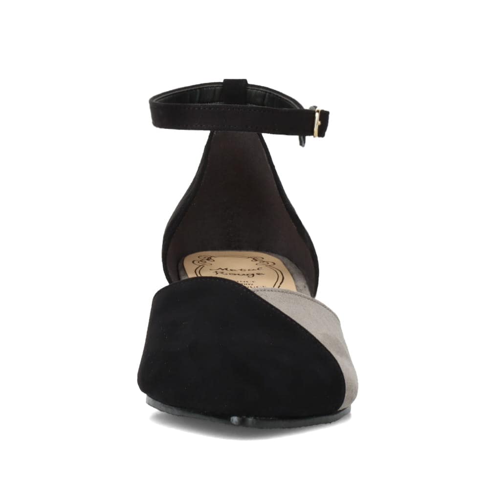 ストラップパンプス