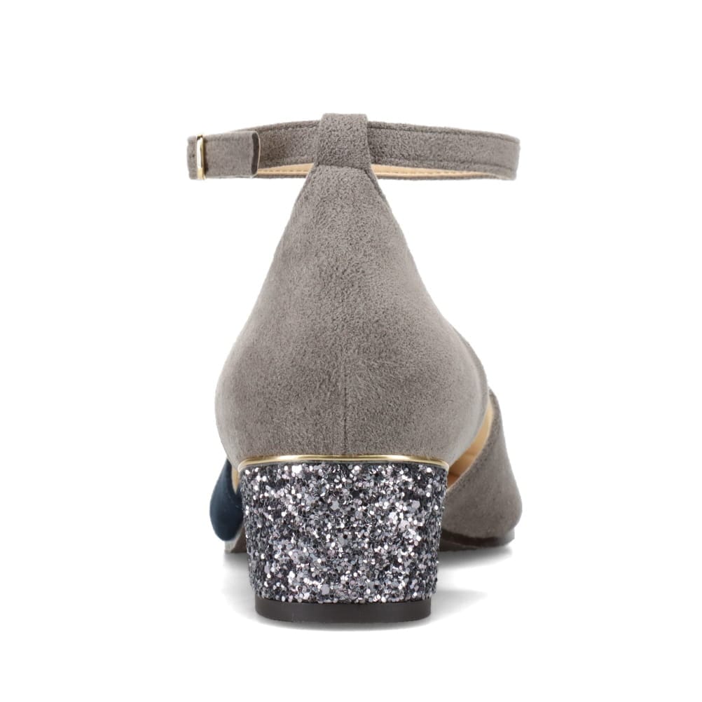 ストラップパンプス