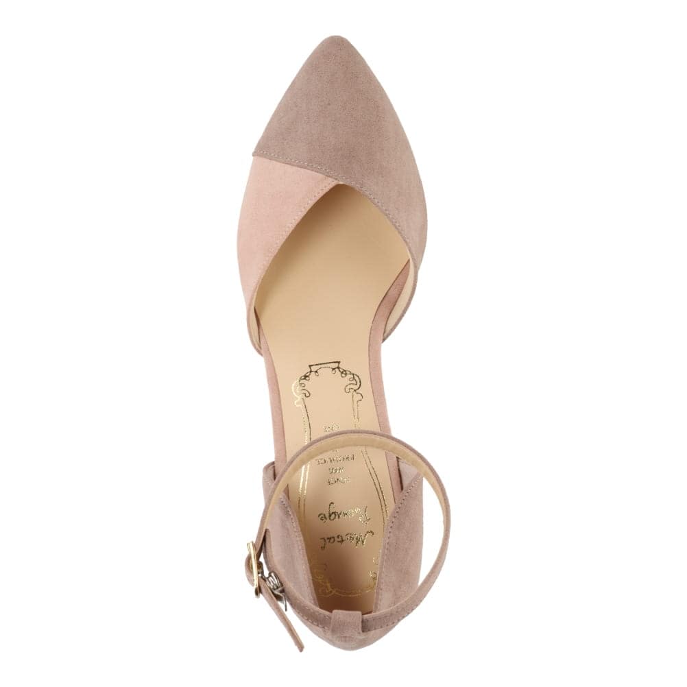 ストラップパンプス