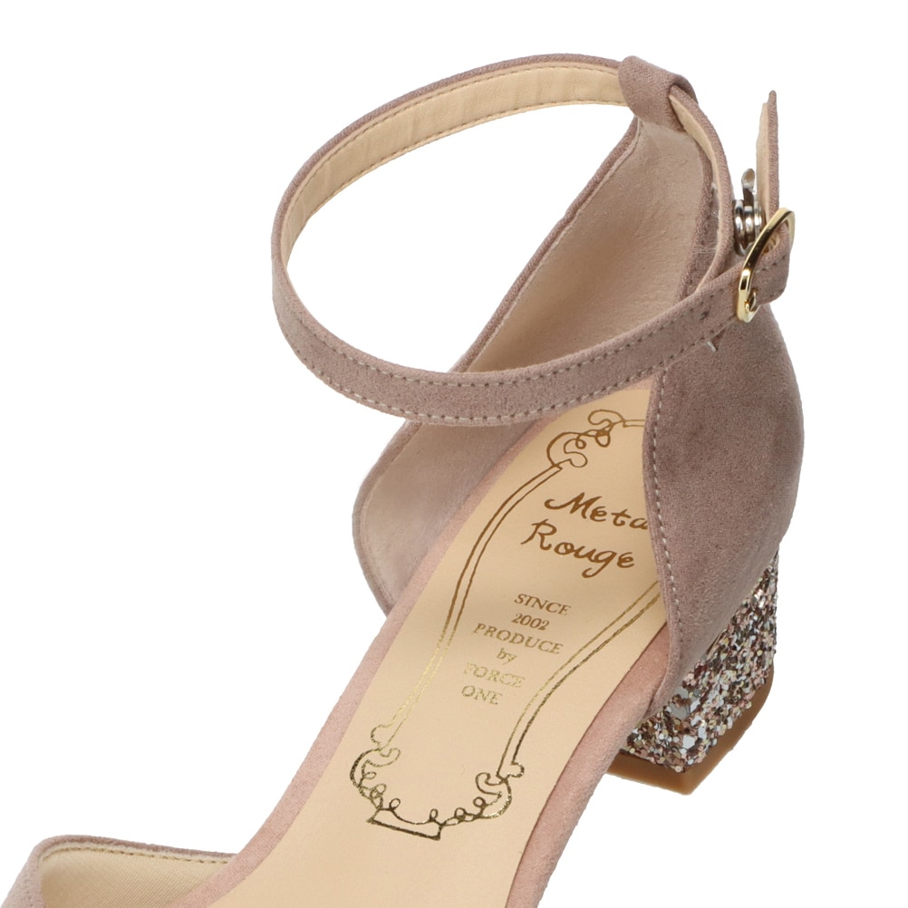 ストラップパンプス