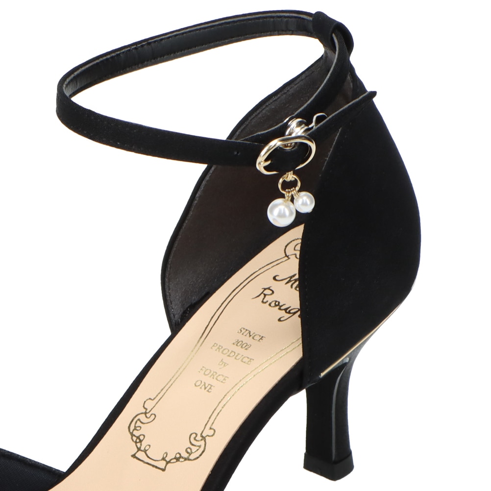 ストラップパンプス