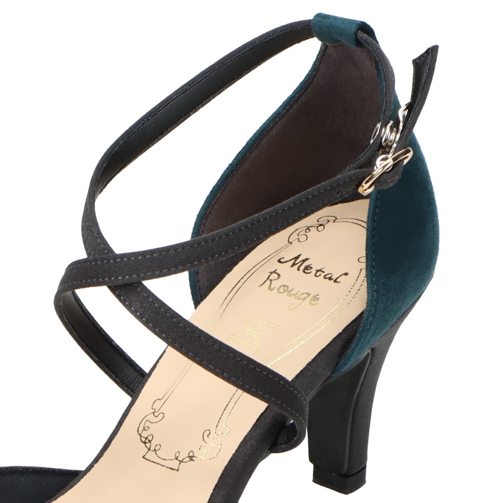 クロスストラップパンプス