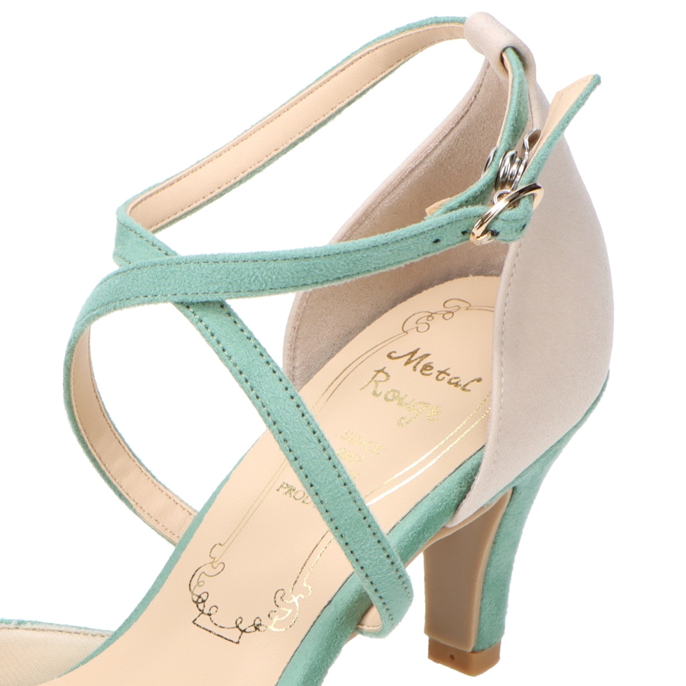 クロスストラップパンプス