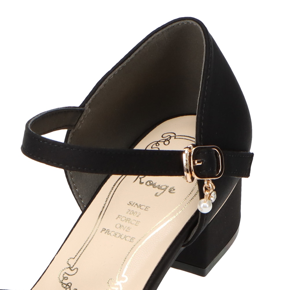 チャーム付きアンクルストラップパンプス