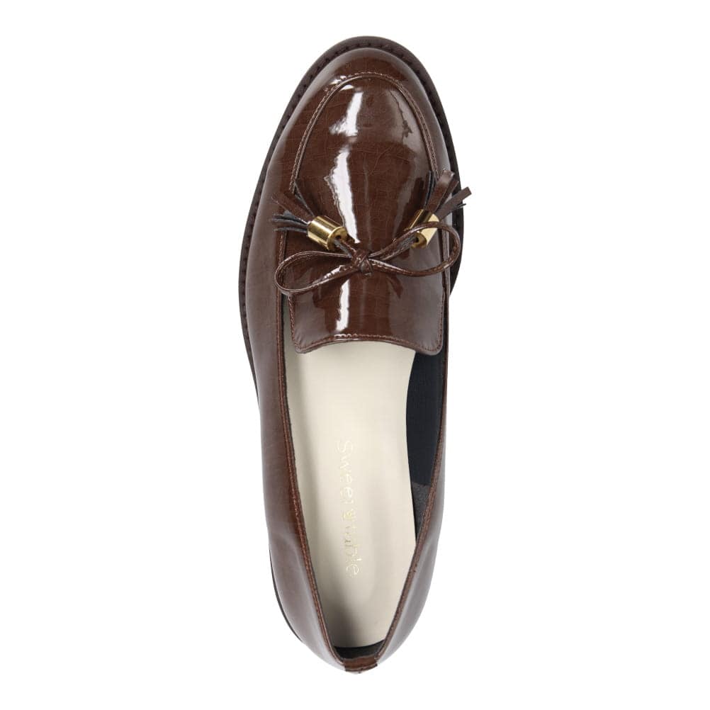 タッセル付きエナメルローファーパンプス