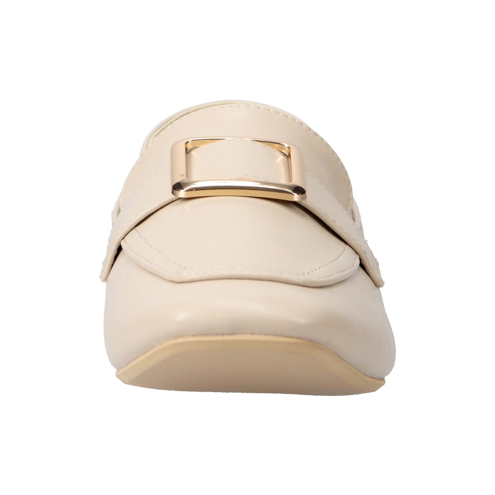 かかとが踏めるバックルモチーフカジュアルシューズ