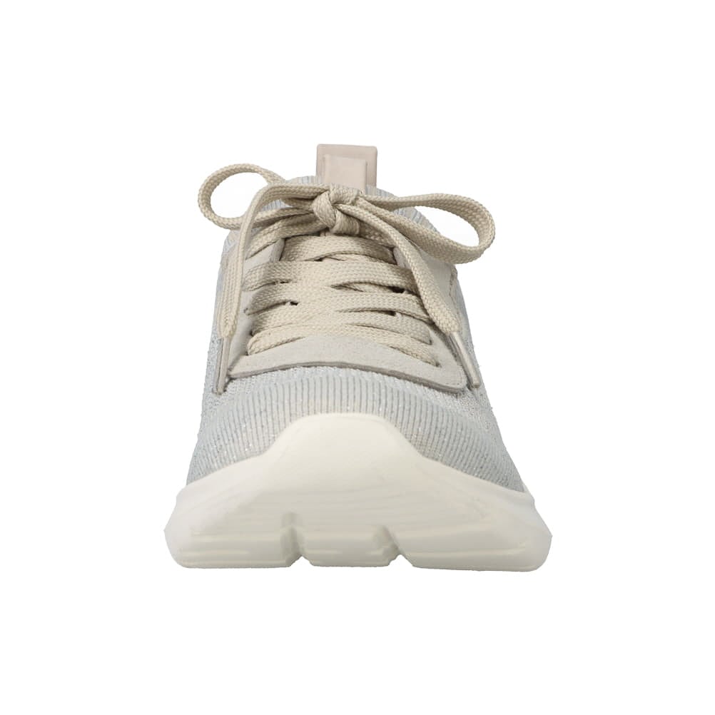 履きやすいニットスニーカー