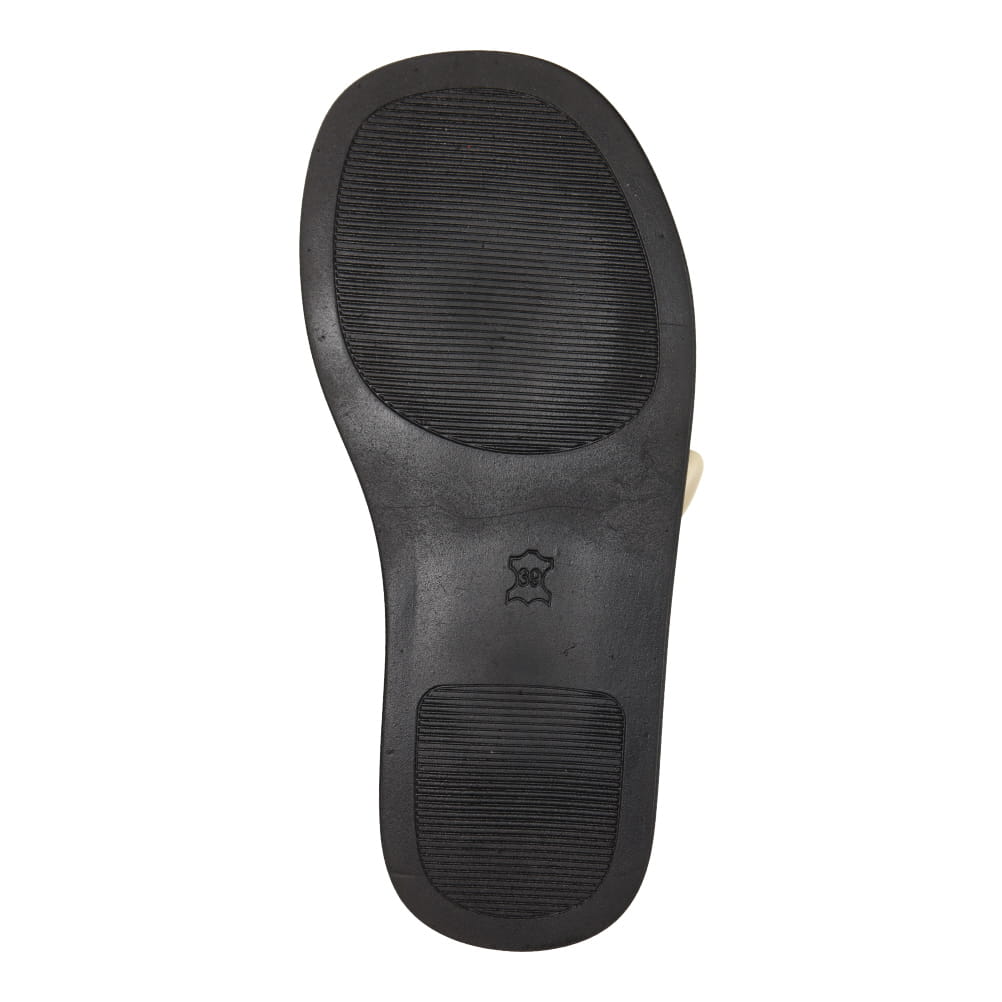 シュシュ風フラットサンダル