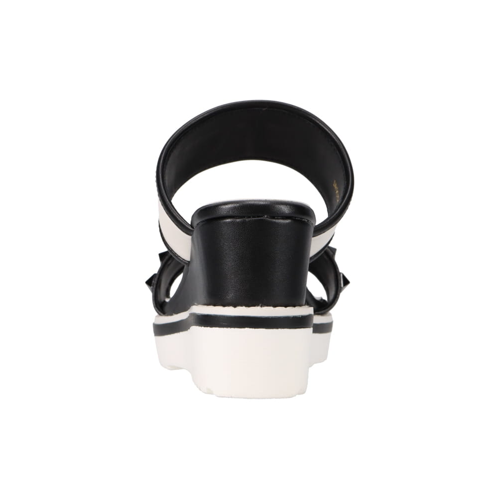 スタッズ厚底スポーティーサンダル