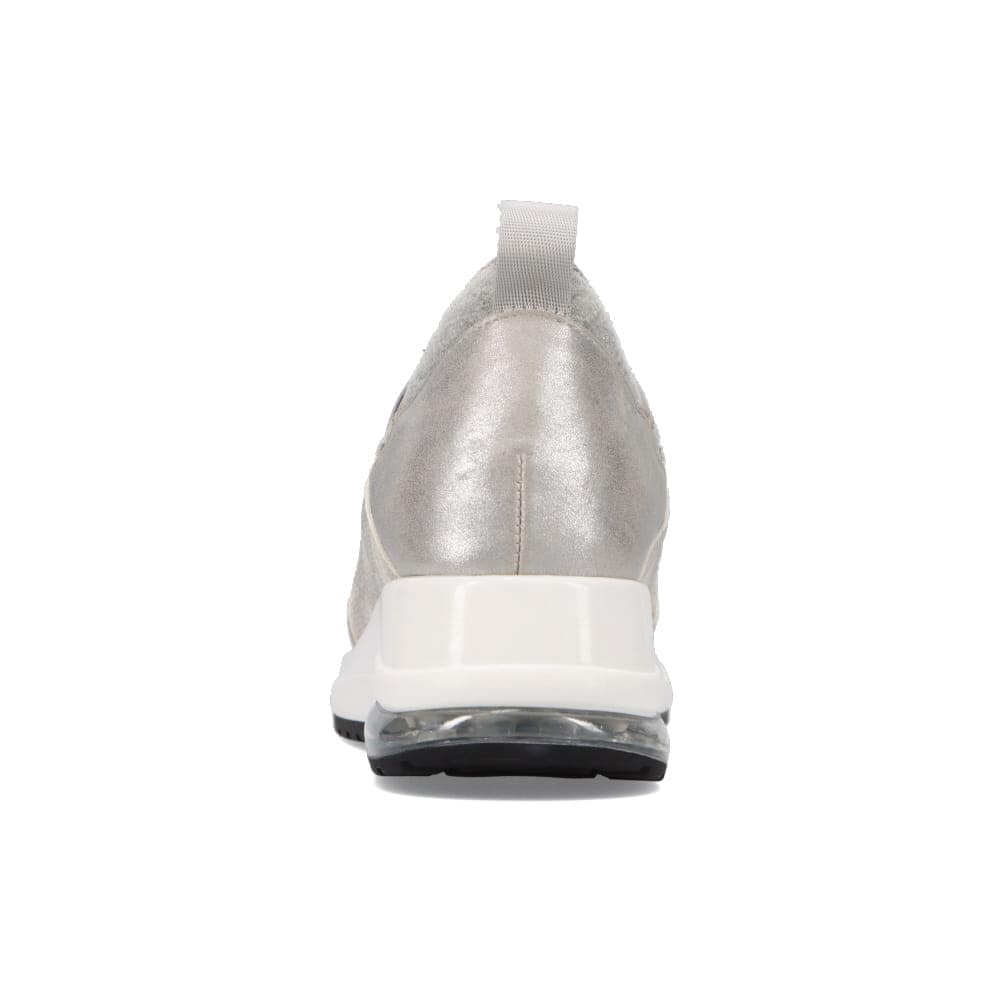 インヒールスリッポンスニーカー