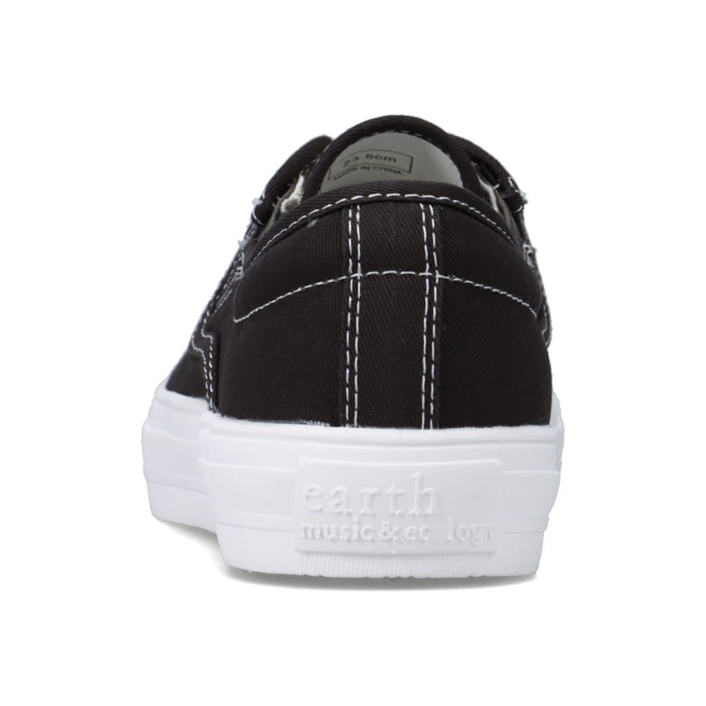 カジュアルスニーカー