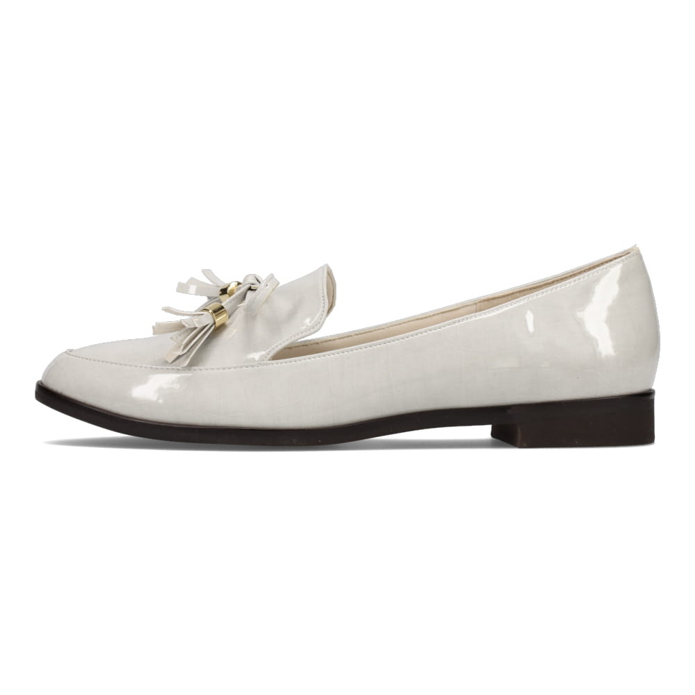 リボン付きローファー