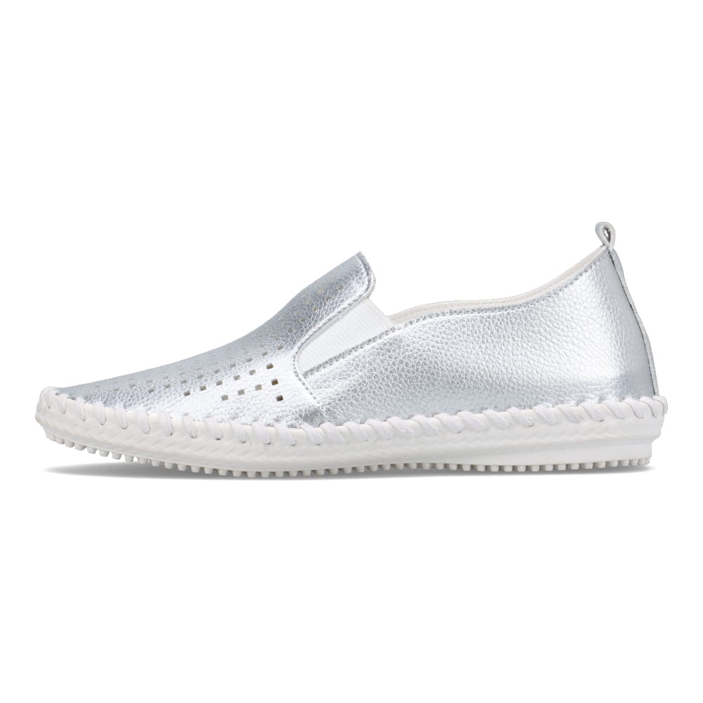 ドライビングシューズ