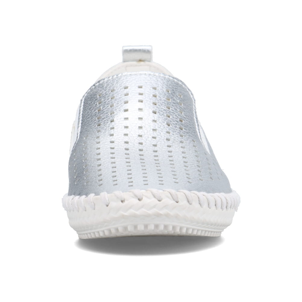 ドライビングシューズ