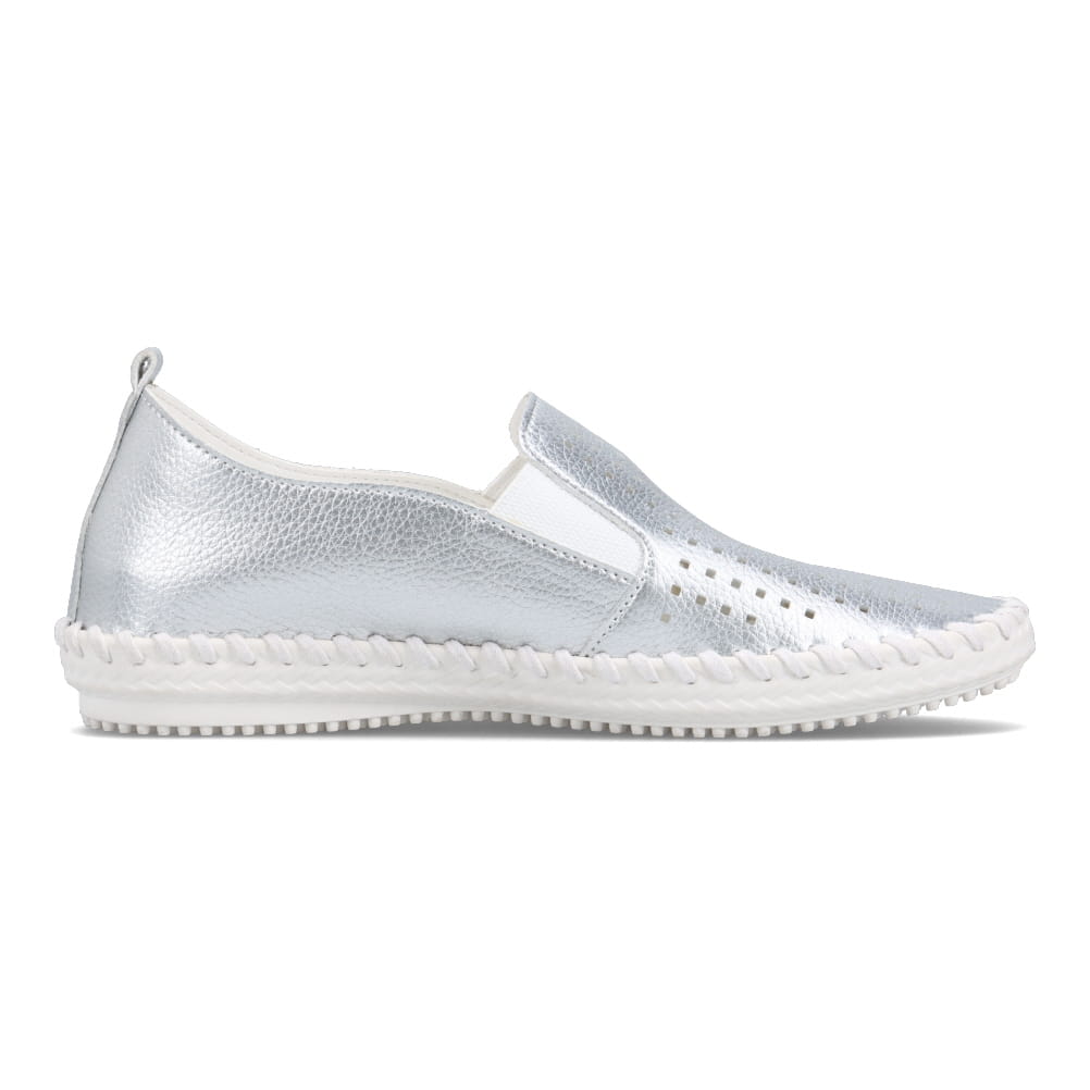 ドライビングシューズ