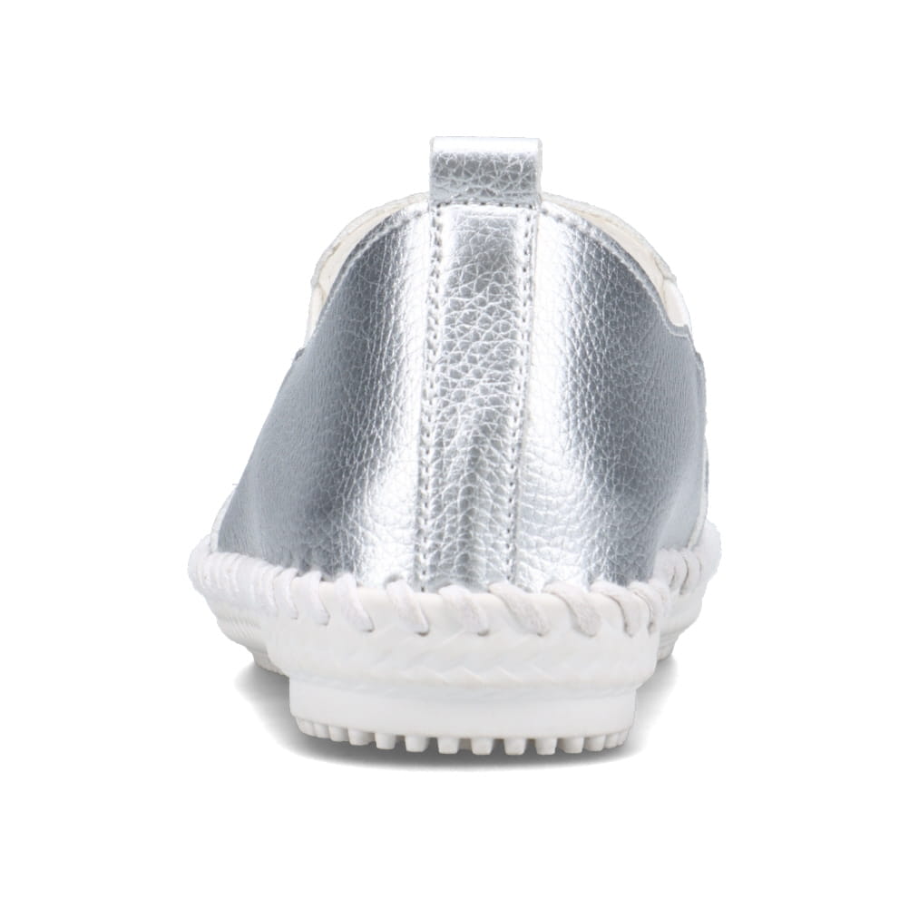 ドライビングシューズ