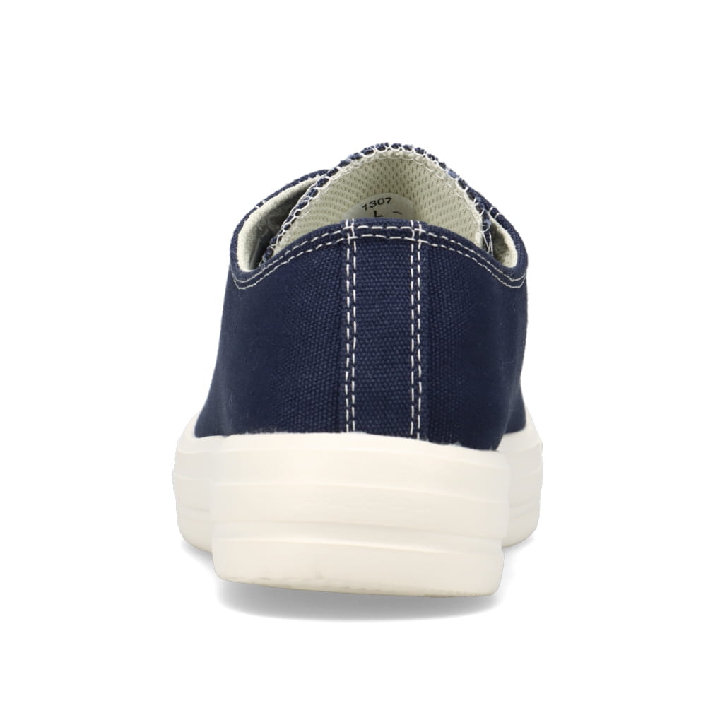 紐なしで履ける2WAYスニーカー