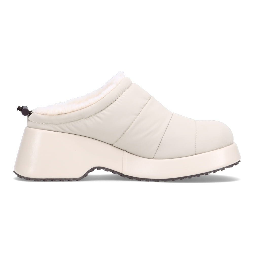 ダウン風サボサンダル