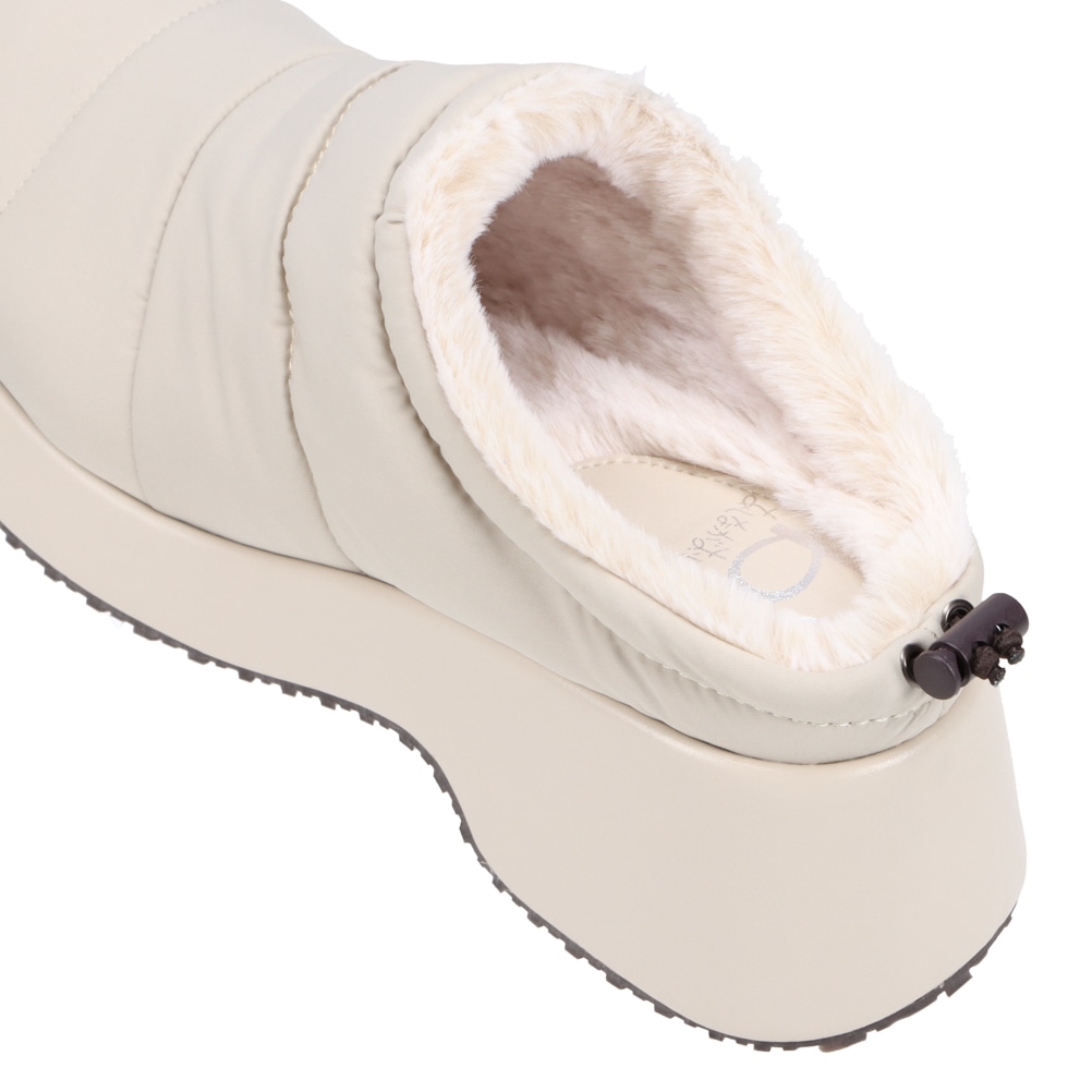 ダウン風サボサンダル