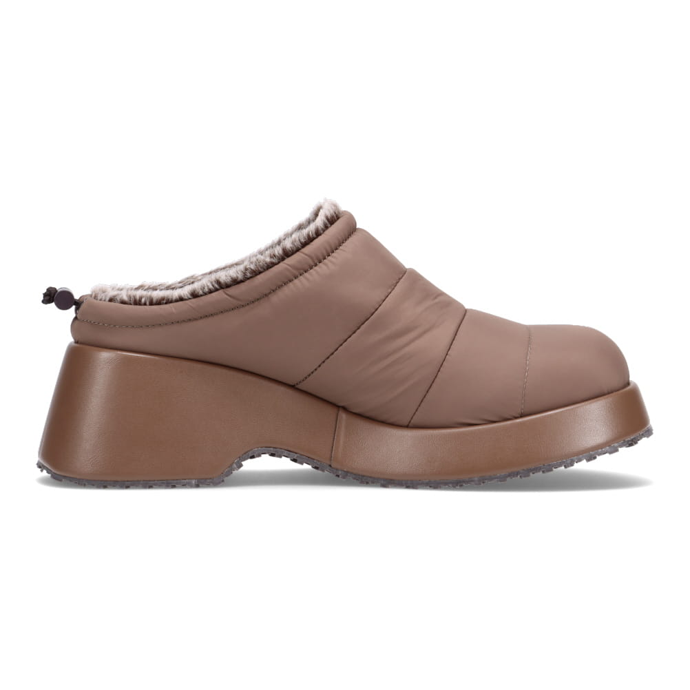 ダウン風サボサンダル