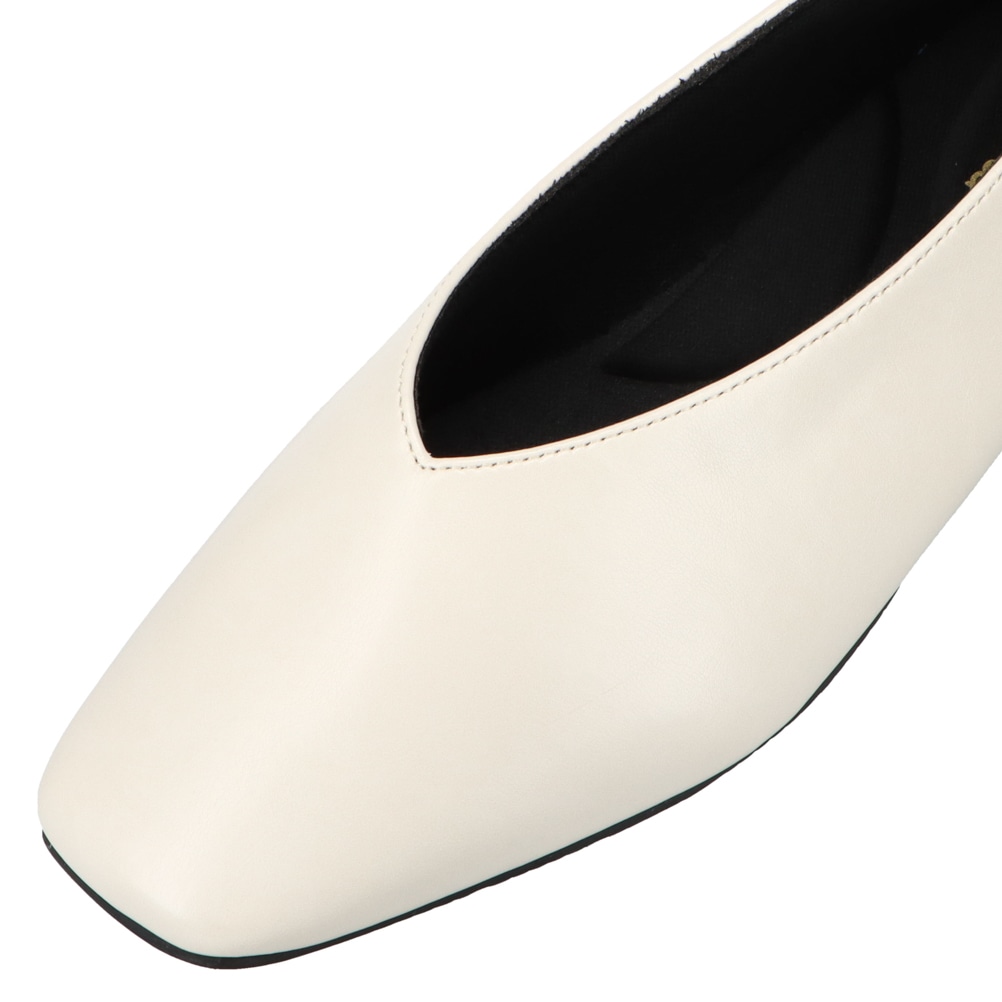 幅広フラットパンプス