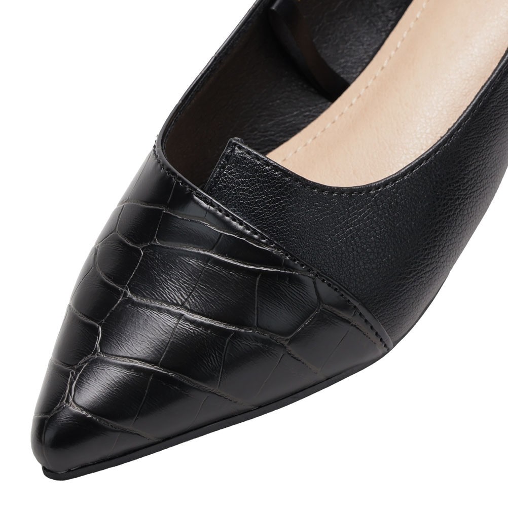 ポインテッドトゥパンプス