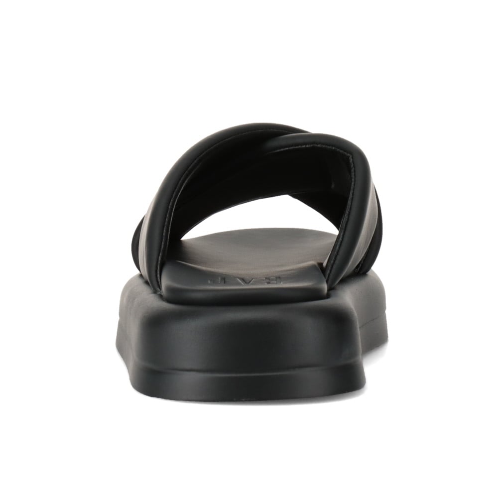 クロスベルトサンダル