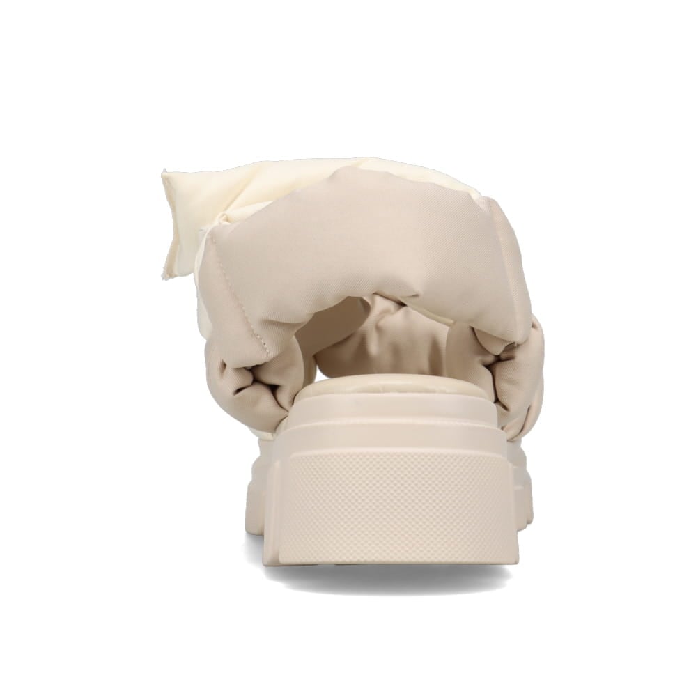 厚底パテッドサンダル