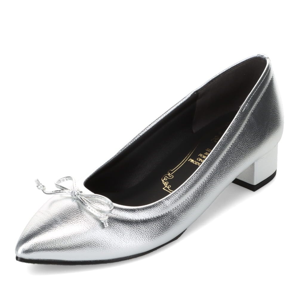 リボン付きパンプス