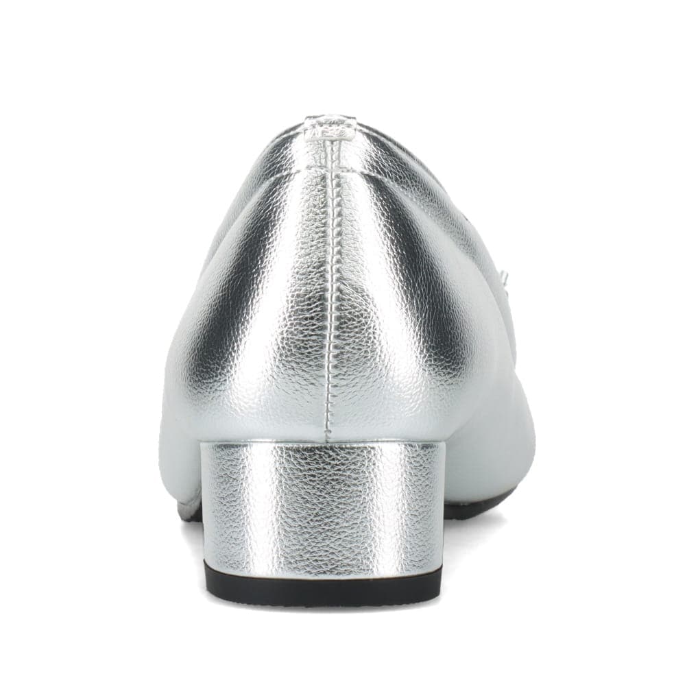 リボン付きパンプス