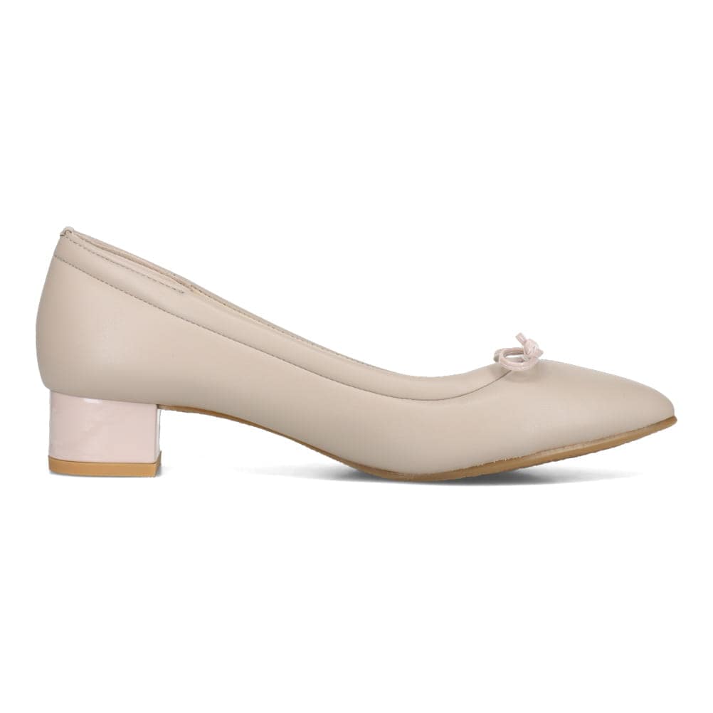リボン付きパンプス