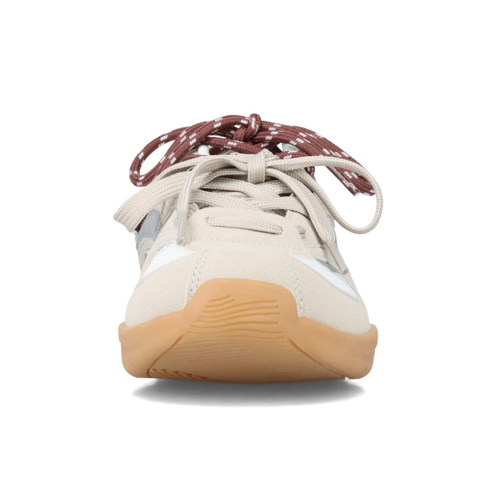 ロープロファイルスニーカー