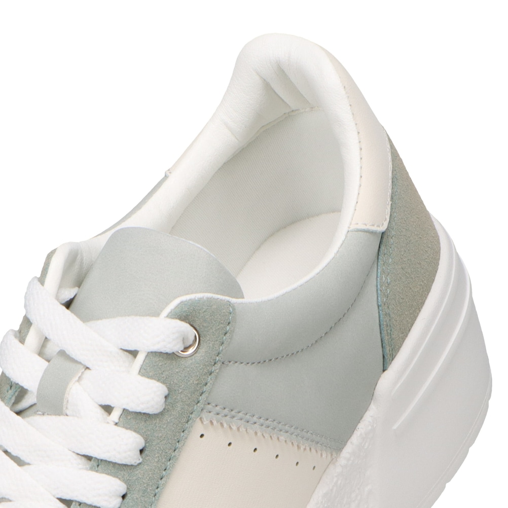 ローカットスニーカー