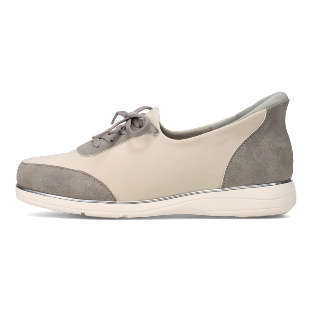 スパットシューズ 手を使わずに履ける