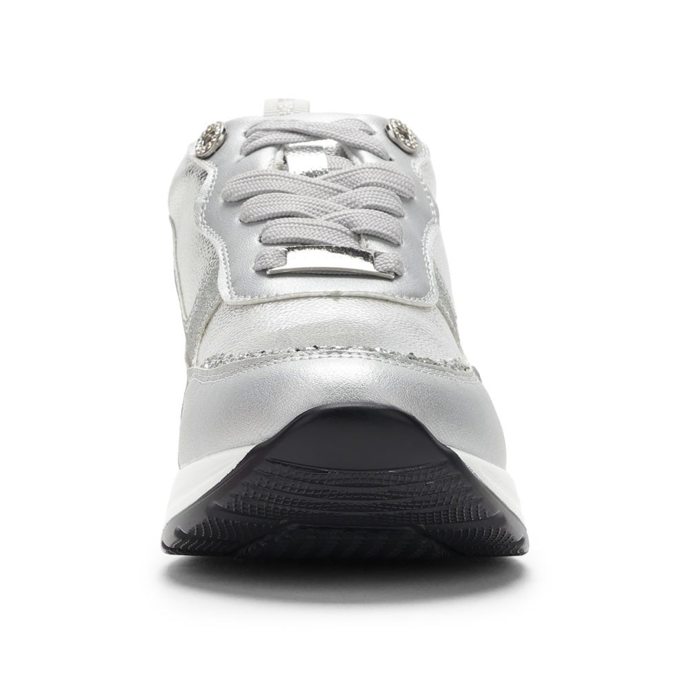 厚底スニーカー