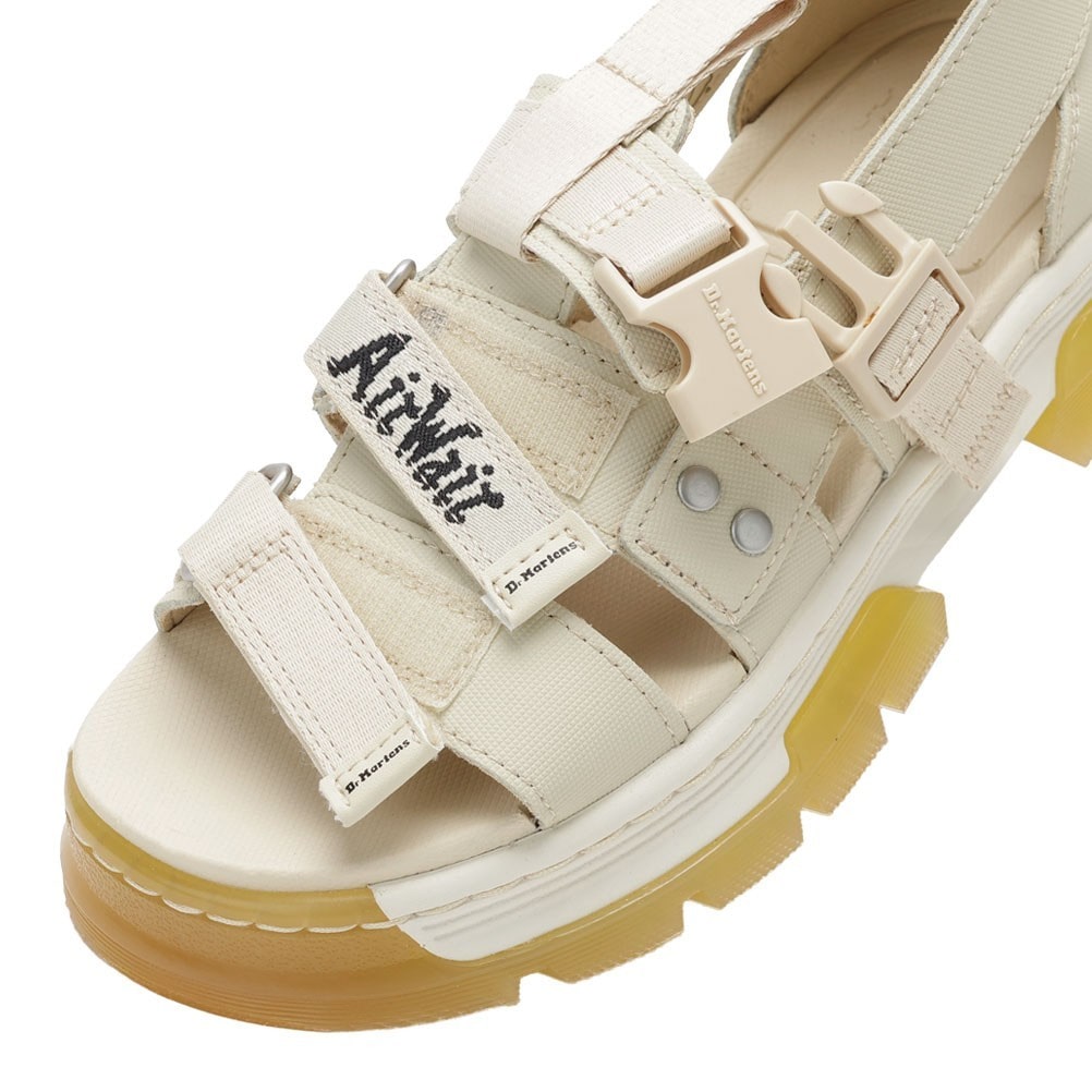 Dr.Martinsドクタマーチン スポーツサンダル ホワイトとベージュ専用箱付 Dr.Martens ドクターマーチン PEARSON 2 ベージュ レディース | 靴