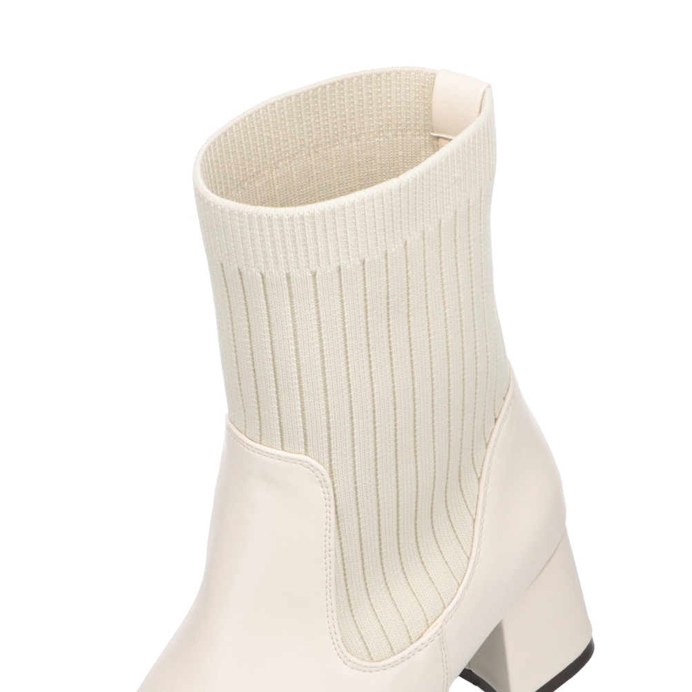 ヒールアップニットブーツ