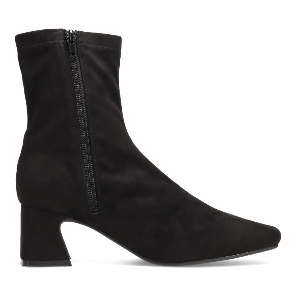 ポインテッドスクエアトゥブーツ