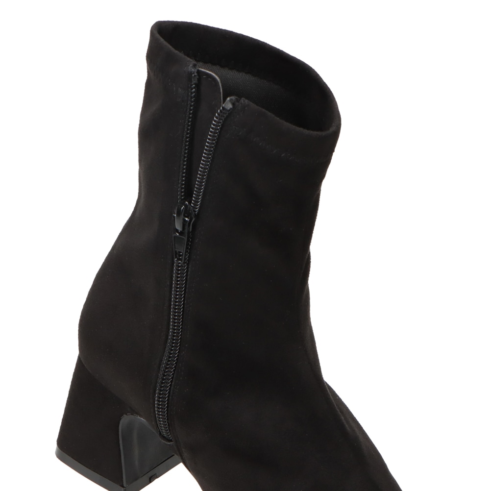 ポインテッドスクエアトゥブーツ