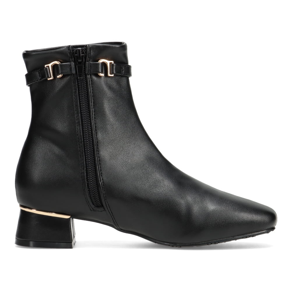 ベルト付きショートブーツ