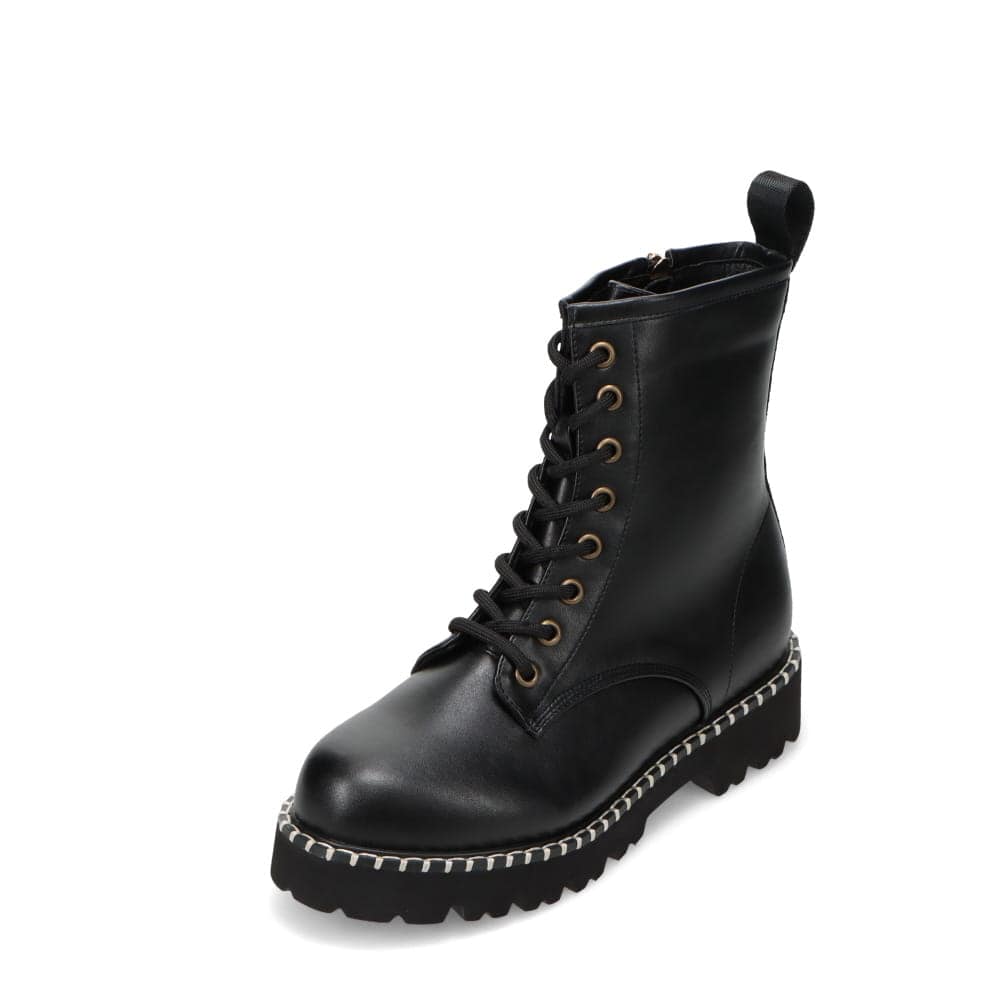 レースアップブーツ