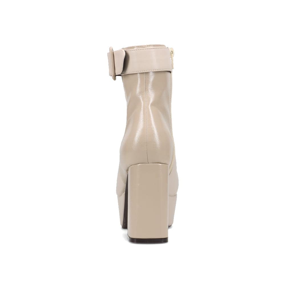 チャンキーヒールブーツ